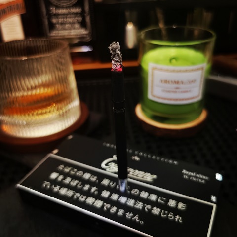 日本卡比龙精装礼盒总裁版香烟黑色款.jpg